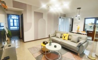 Yumi Apartment (Enping Quanlin Golden Town)