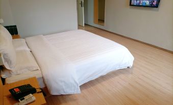 7 Days Inn (Yueyang Dongmaoling Pedestrian Street) - Housity