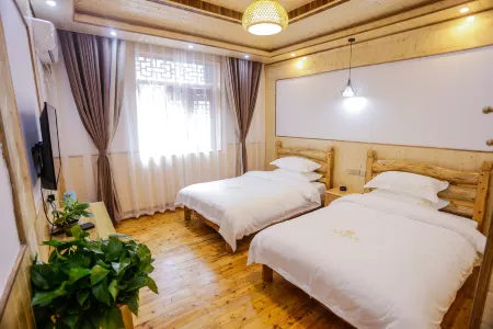 Furong Town Shunyilou Inn