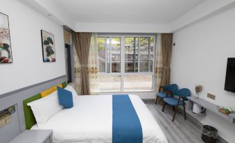 Zhoushan Peach Blossom Island Play Sand Sea View Homestay