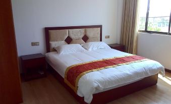 Dongtai Longgan Bridge Inn