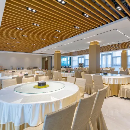 Rizhao Xingye Football Theme Hotel