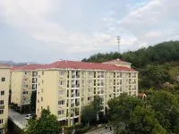 Jinqiu Holiday Hotel