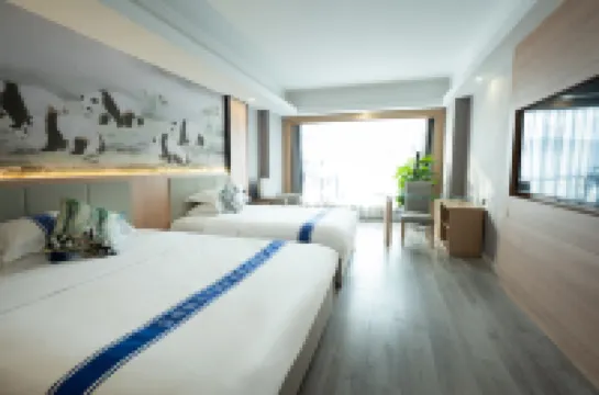 Panda Prince Hotel Hotels near Dazhou Christian Church