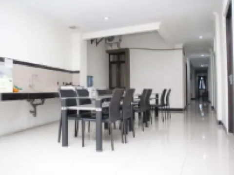 Saloka Guest House & Residence