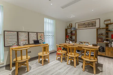 Yue Hao Shang Pin hotel Отели рядом с достопримечательностью «Yicheng General Zhang Zizhong Memorial Hall»