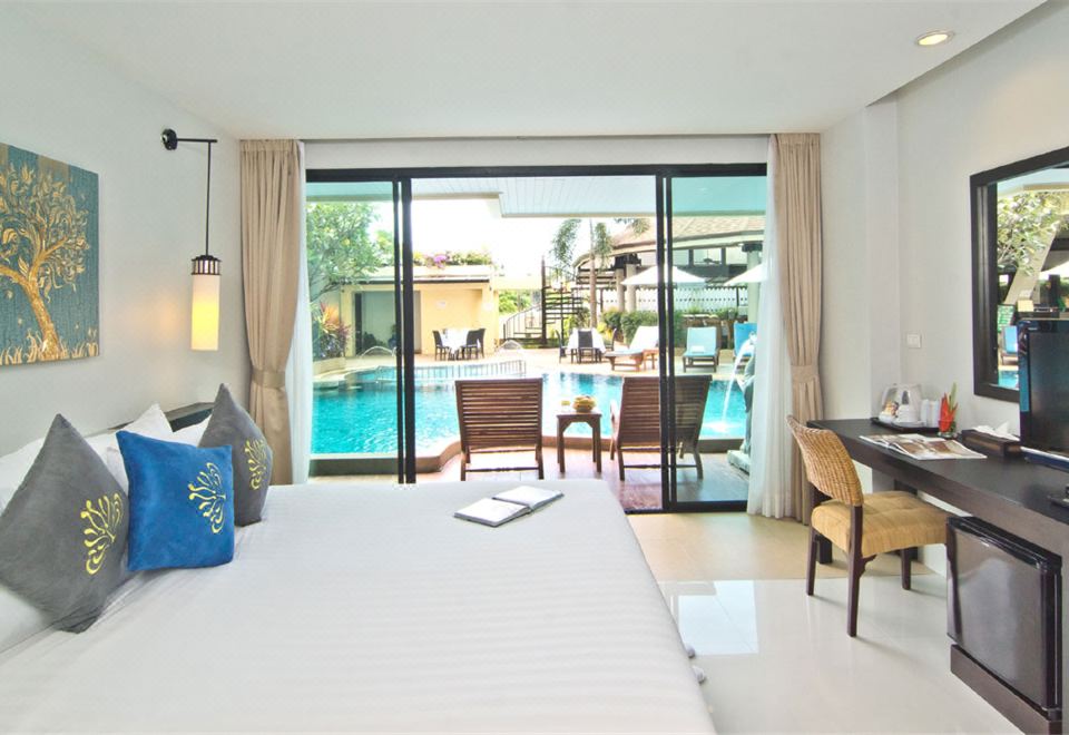 [팔미라 빠똥 리조트 객실 내부 이미지]