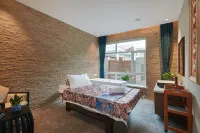 Manpu Tianmu Yangyan Hot Spring Hotel (Zhenbeibao Western Studios See Helan Performing Arts Town) - spa