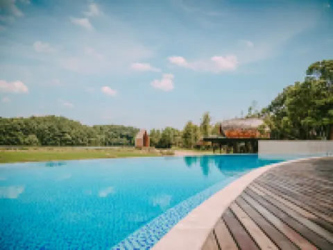 TREE WOW Hotels in Fenyi