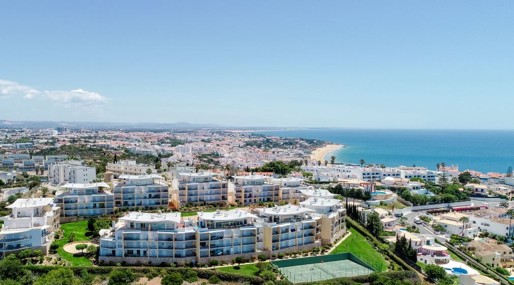BnB Homes Ocean View Apartment with Huge Sunny Terrace, 2 Swimming Pools & Tennis Court