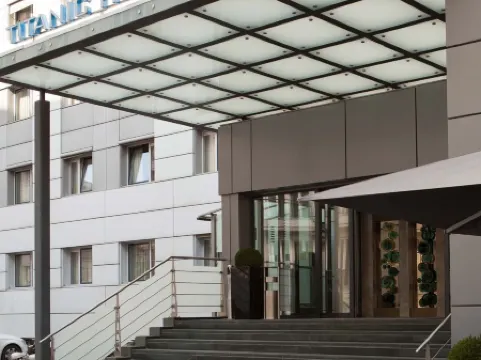 Titanic Comfort Mitte Отели рядом с достопримечательностью «Берлинский кафедральный собор»