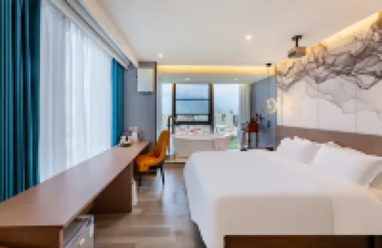 Bring in the Future Hotel (Shijiazhuang Lerthai Center Branch)