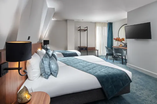 Boutique Hotel First City