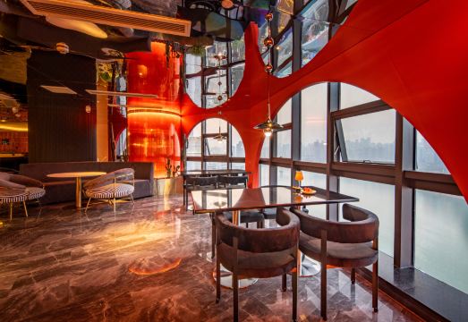 홀리데이 리버뷰 호텔 로비