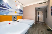 Jiyuan Corner · Meet Theme Hotel - balcony