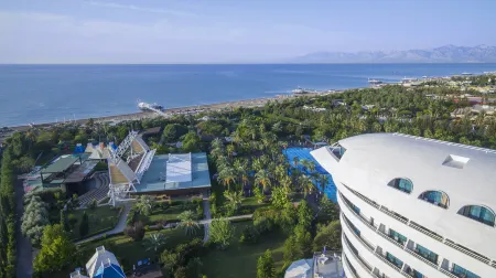 Concorde De Luxe Resort Lara Antalya – Prive Ultra All Inclusive Отели рядом с достопримечательностью «Lara Beach»