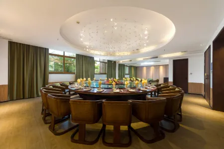 Tianyi Boutique Hotel (Baoting Qixian Square)