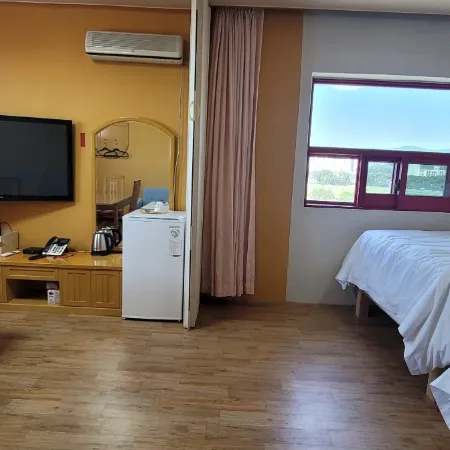Delta Hotel Отели рядом с достопримечательностью «Пляж Анмок»