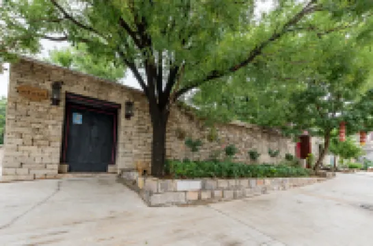 Floral Hotel·Jinan Huakaibaishi hotel