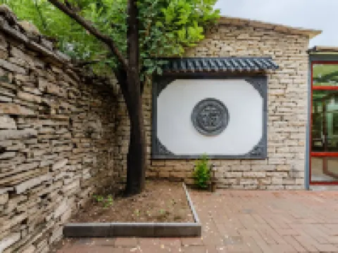 Floral Hotel·Jinan Huakaibaishi hotel Hotels in Pingyin