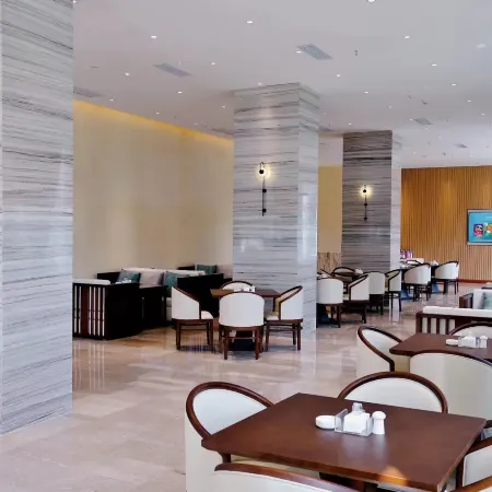 Yibin Jinghu Hotel