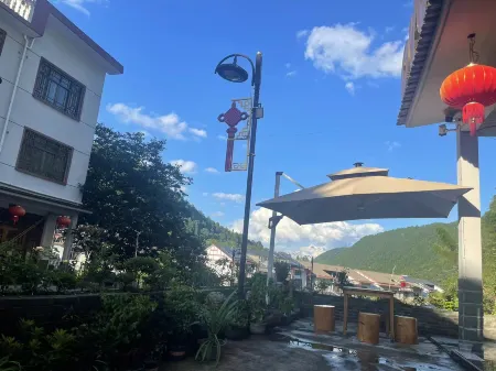 zhengweimingshu Отели рядом с достопримечательностью «Oriental Goddess»