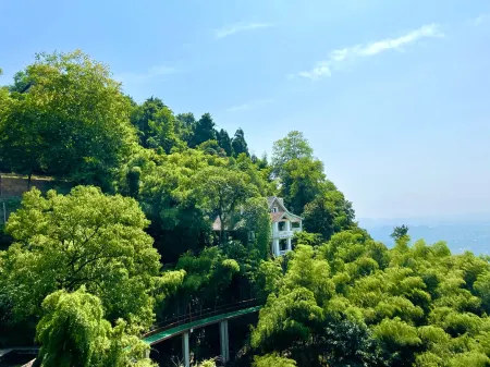 Moganshan Du Yuesheng Mansion. Baiye Hotel Отели рядом с достопримечательностью «Baiyun Mountain Pavilion»