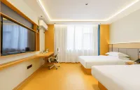 Zhihui Orange Hotel (Hengdian Film and Television City Wansheng Pedestrian Street)