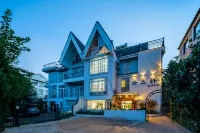 Floral Hotel·Kunming yunshangxuan hotel (Dianchi Haigeng Dam)