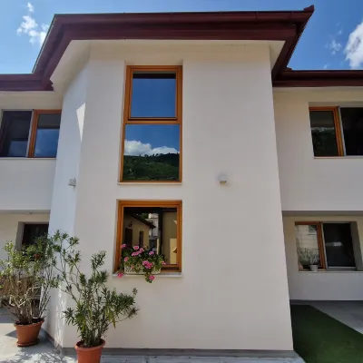 Guesthouse Rose Hotels near Avaz Twist Tower