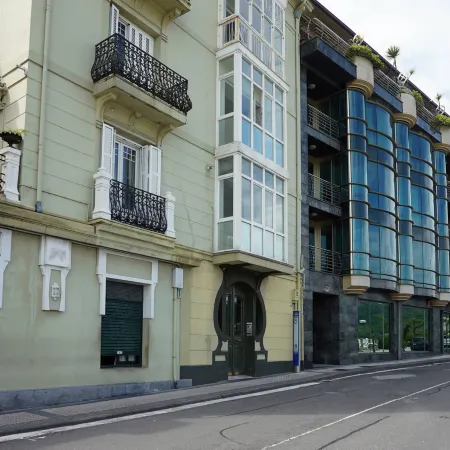 SEAFRONT LUXURY STUDIO by www.SanSebastianApartments.es