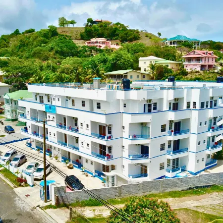 Blue Star Apartments & Hotel