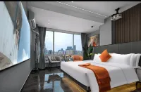 雅居觀影民宿（駐馬店西站建業凱旋廣場店）