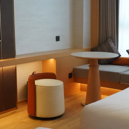 METEORLAND Hotel (Binhe Road, Sangzhuzi District, Shigatse)