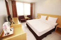 Grande Hotel Lampung Hotel dekat Vihara Kartika Sapta