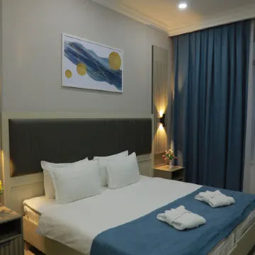 Human Hotel Отели рядом с достопримечательностью «Свято-Успенский Кафедральный Собор»