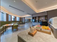 JI Hotel (Wuhan Xinrong Paradise Walk Houhu Avenue) Hotels near Beach Park