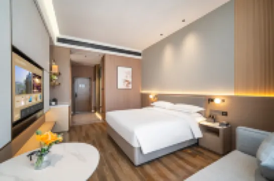 Homtel by Poltton（Maoming Railway Station）
