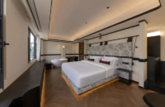 SFEEL Designer Hotel (Dukezong Ancient City Branch)