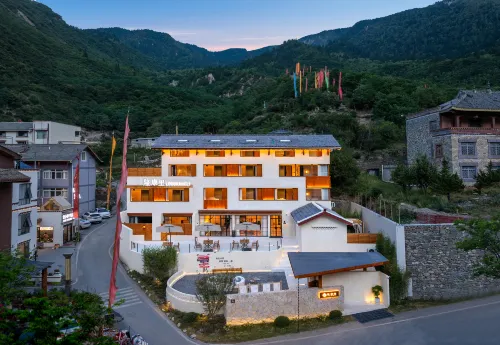 Jiuzhaigou Valley Scenic and Historic Interest Area Longkangli Hotel - Romantic