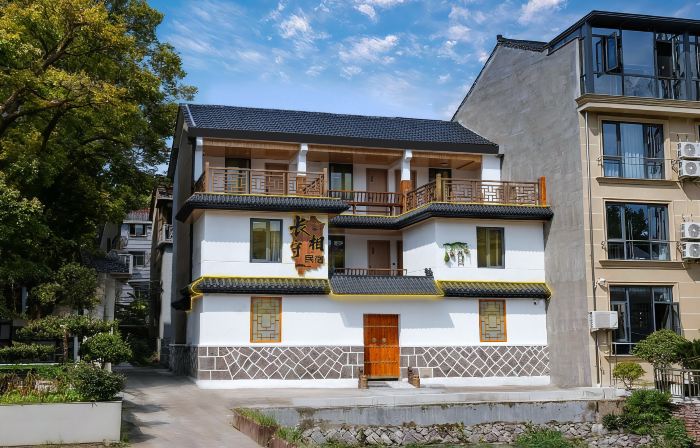 Changxiangshou Homestay (Hengdian Qingming Shanghe Tu)