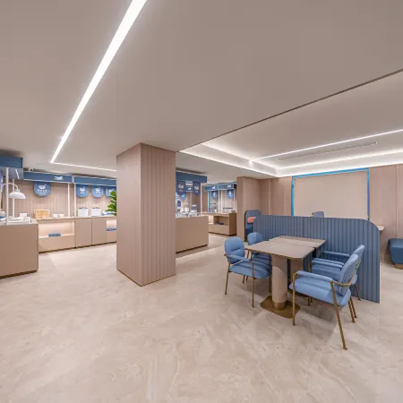 HanTing Hotel (Manas Zhonghua Road Fenghuang Commercial Building)