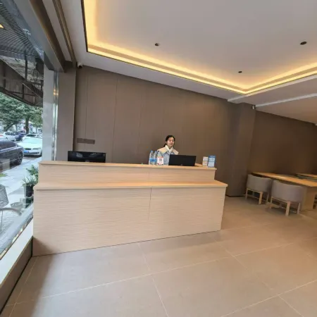 Huating Hotel (Linhai Huajie Yintaicheng)