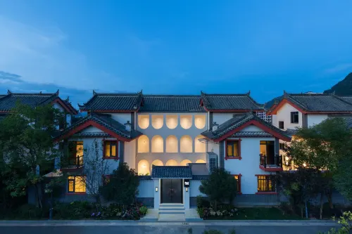 Anis Moonlight Villa