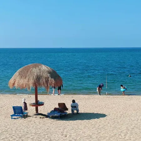 Longkou Donghai Houhai Homestay