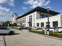 Shenglong International Hotel (Yan'an Railway Station) - parking