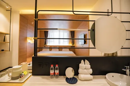 Dadan Hotel Отели рядом с достопримечательностью «Nine-Dragon Wall»