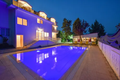 Infinity Ruby Hotel فنادق في Yaniklar Mahallesi
