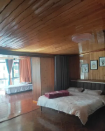 Ajiana Inn
