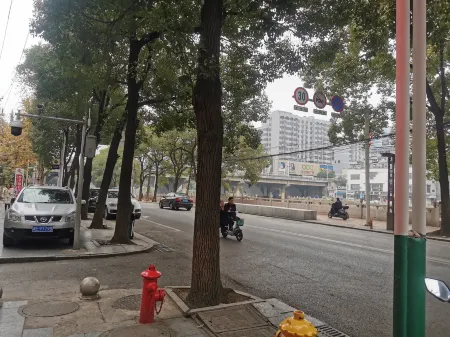 Shaoyang Duzhidu Hotel Отели рядом с достопримечательностью «Shaoyang University (Southeast to Shaoyang Bureau of Commerce)»